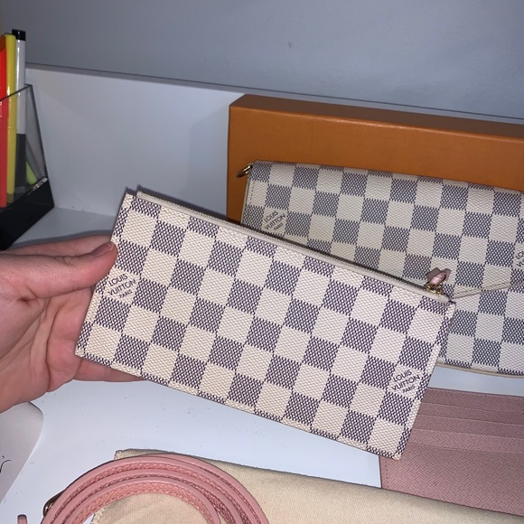 ✨SOLD✨ Louis Vuitton Pochette Felicie Damier Azur - Picture 12 of 15